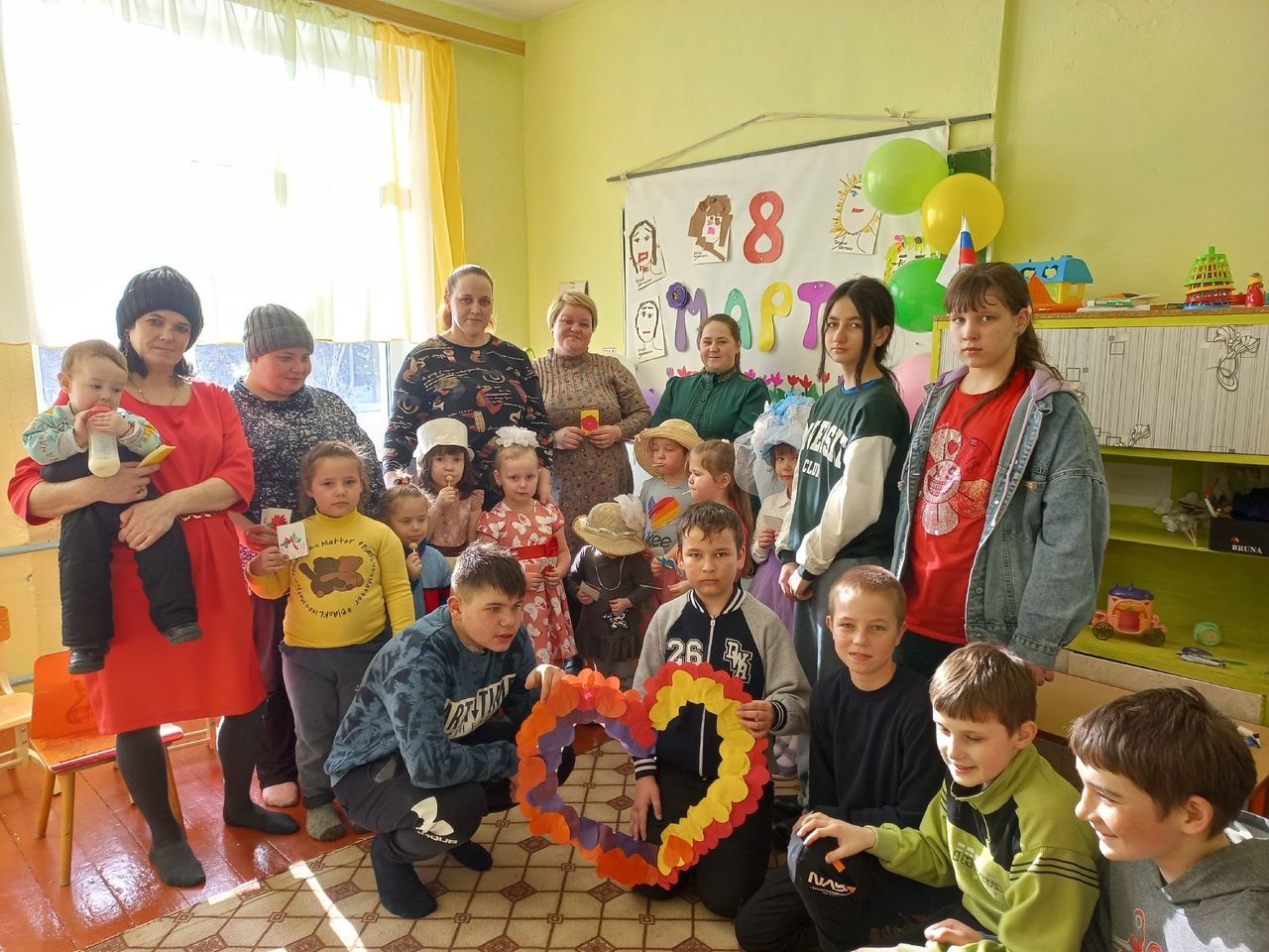 8 марта.
