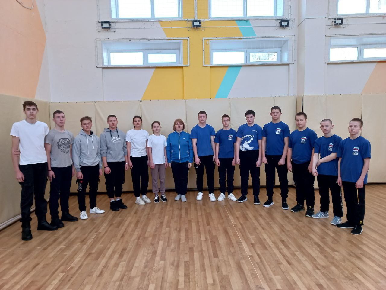 Соревнования по волейболу.